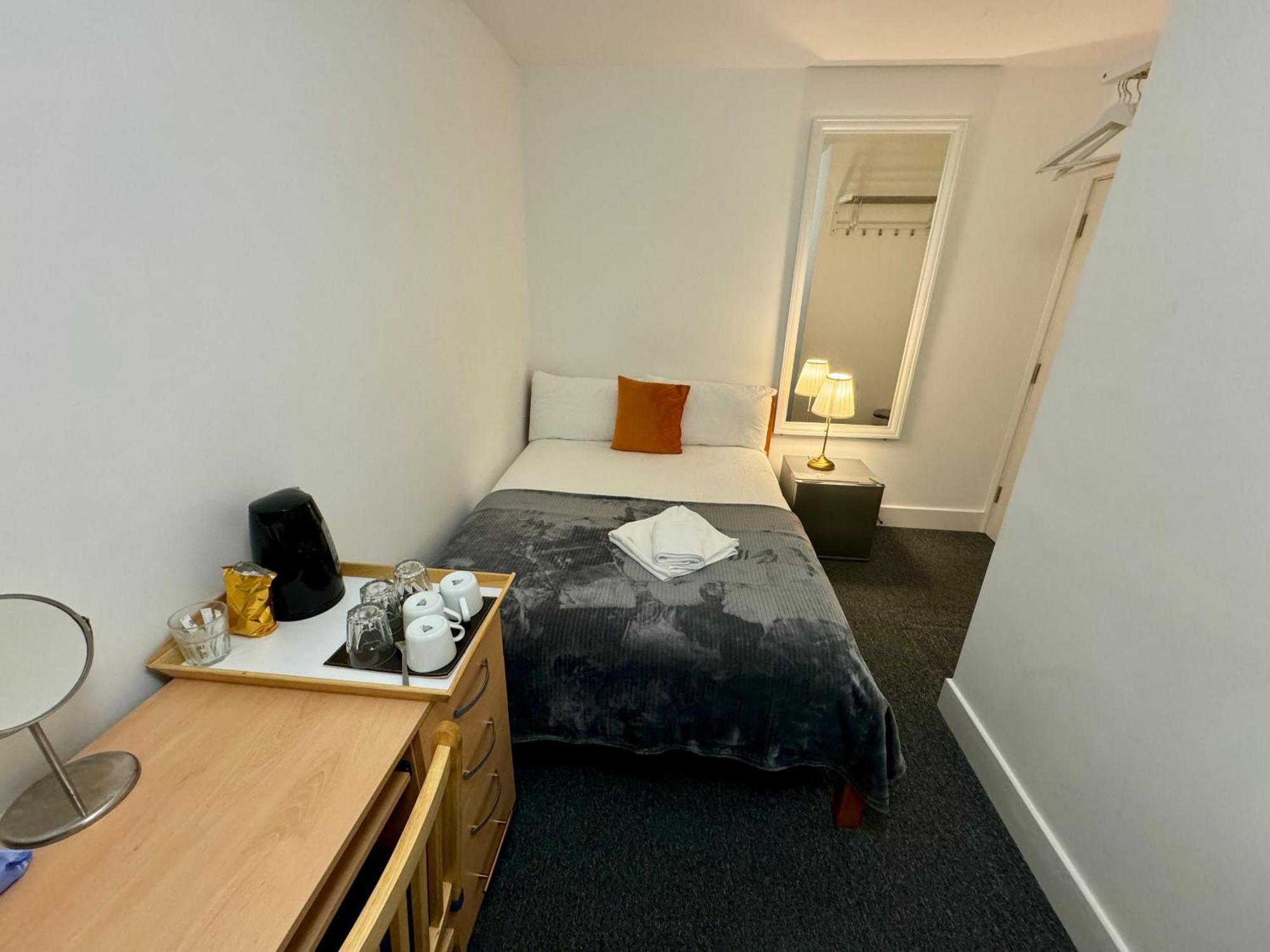 Cosmopolitan Comfort Private Bedrooms In Euston 106 런던 외부 사진