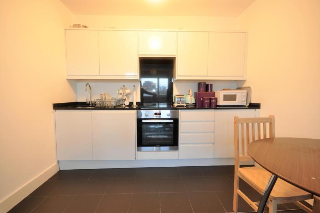 Cosmopolitan Comfort Private Bedrooms In Euston 106 런던 외부 사진