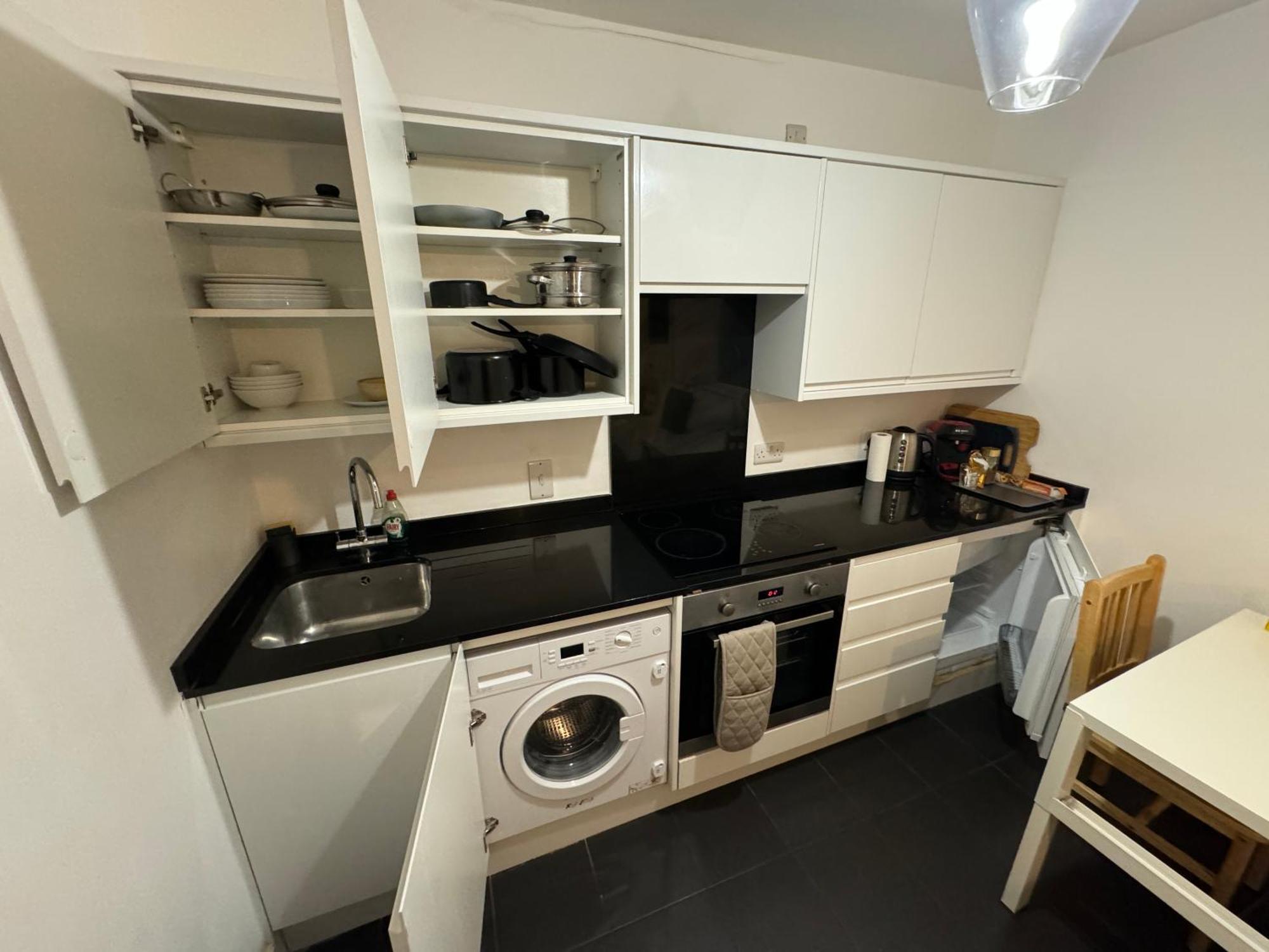 Cosmopolitan Comfort Private Bedrooms In Euston 106 런던 외부 사진