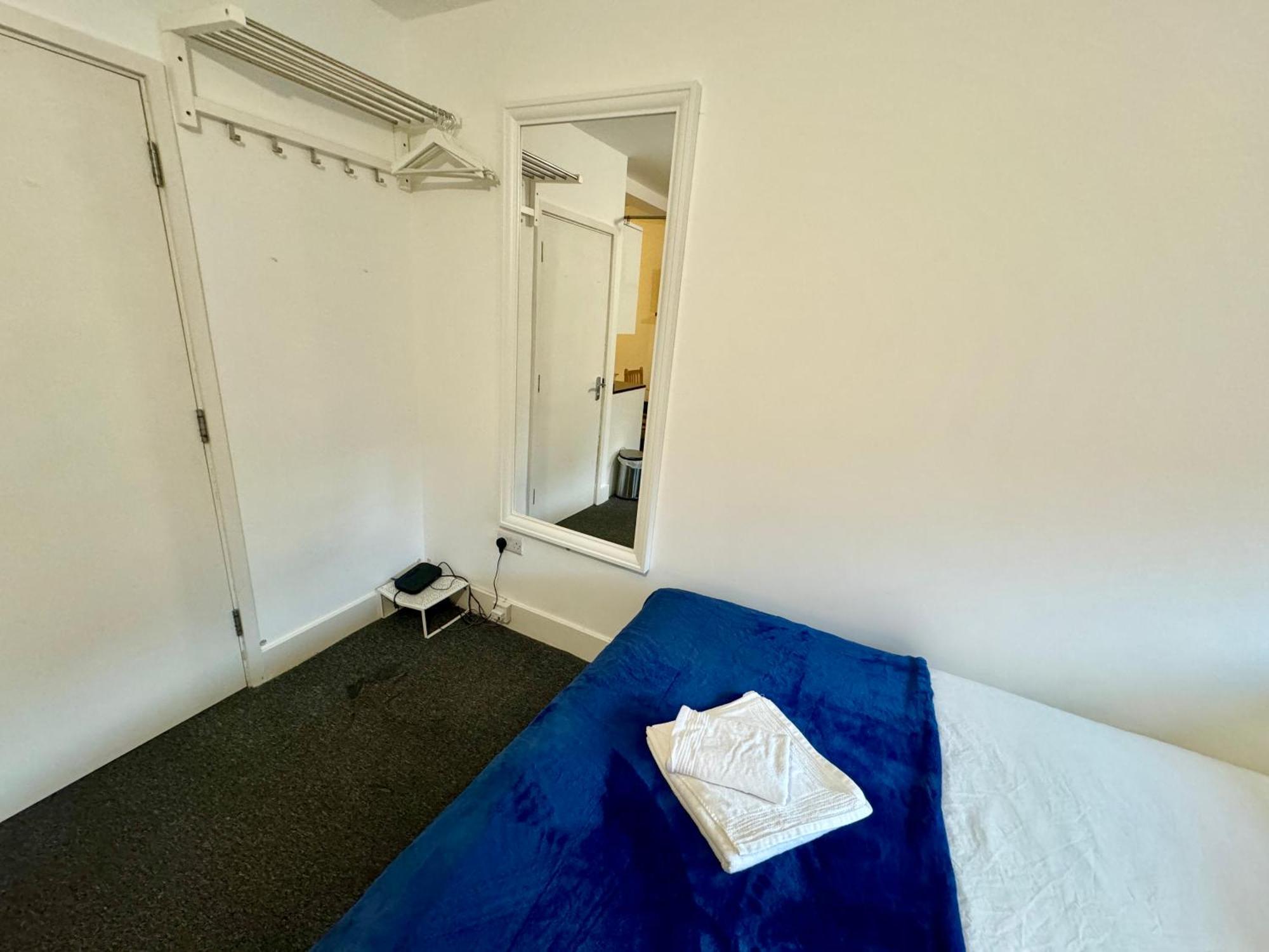 Cosmopolitan Comfort Private Bedrooms In Euston 106 런던 외부 사진