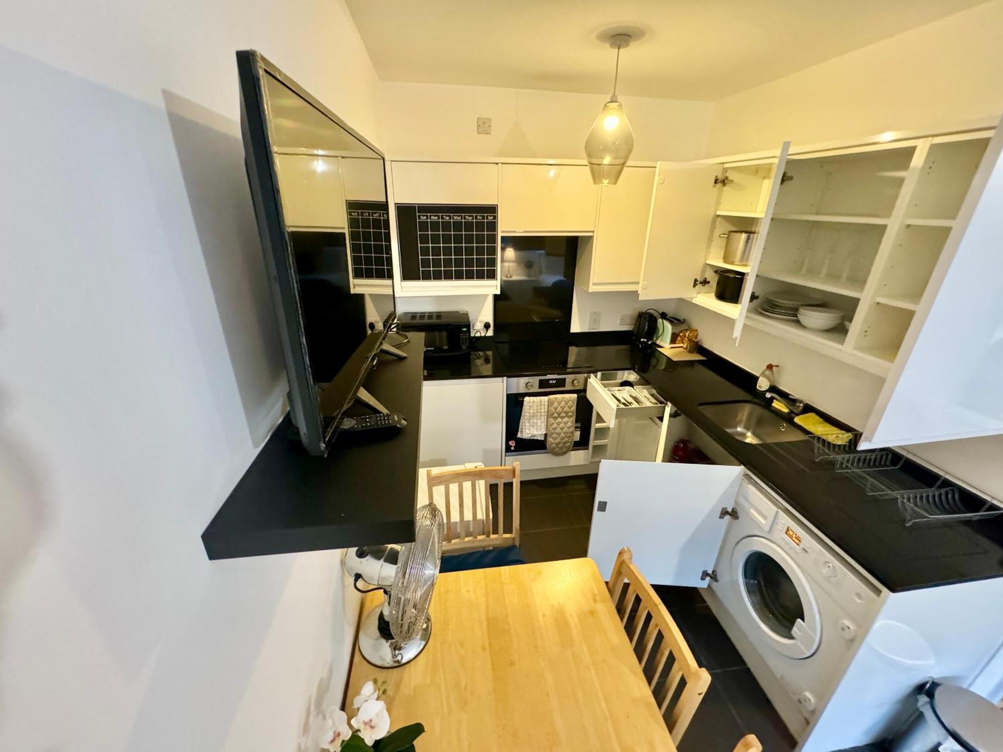 Cosmopolitan Comfort Private Bedrooms In Euston 106 런던 외부 사진